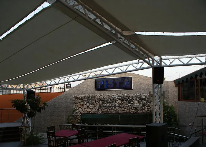Garden Palase Otel Fier