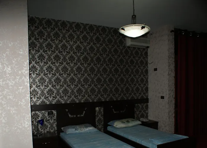 Отель Garden Palase 3*